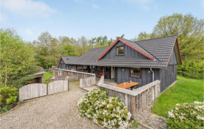3 Bedroom Lovely Home In Hovborg